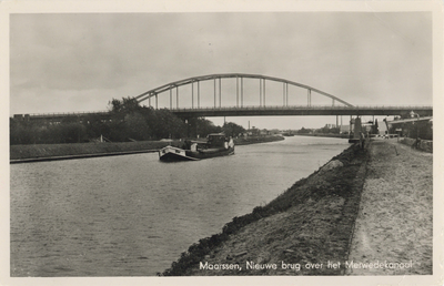 6681 Gezicht op het Amsterdam-Rijnkanaal met de Maarssensebrug te Maarssen uit het noordwesten.